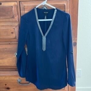 WHBM Women’s SILK V-neck blouse size small EUC